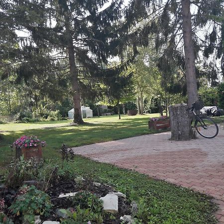 Bed and Breakfast Val Des Bois Warmeriville Exterior foto